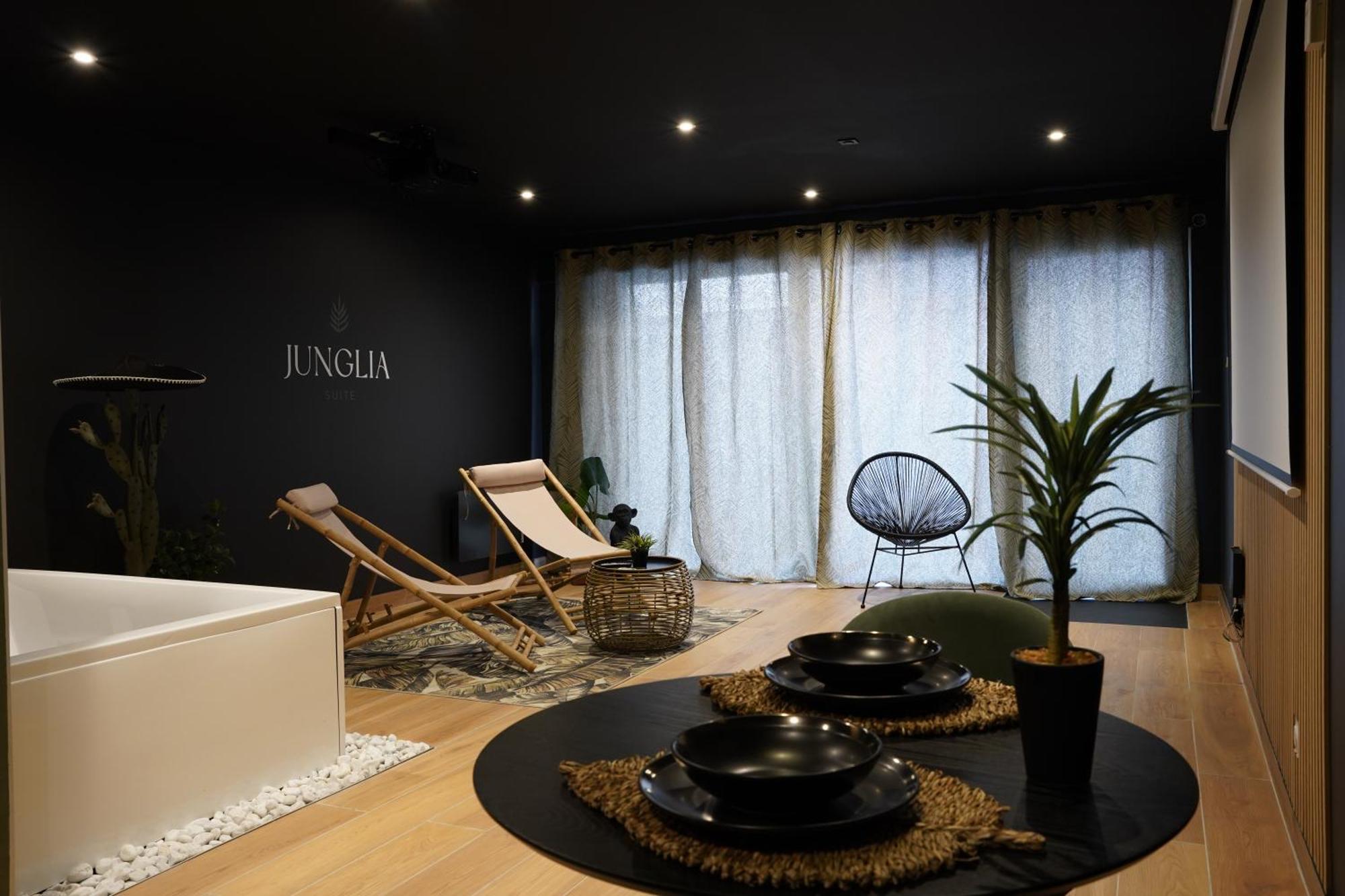 Junglia Suite - Spa & Cine Bourg-en-Bresse Extérieur photo